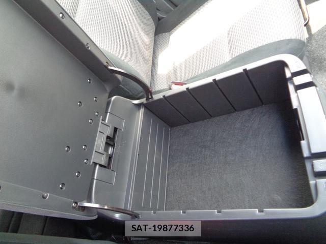 Nissan NV350 Caravan 2014-05 8002984-12