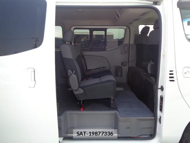 Nissan NV350 Caravan 2014-05 8002984-13