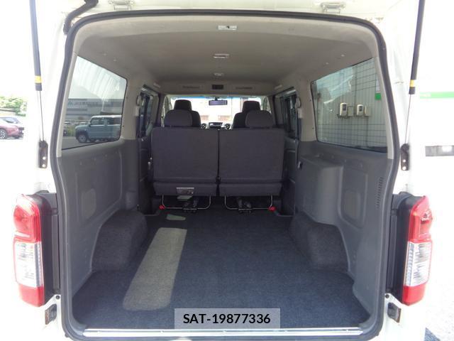 Nissan NV350 Caravan 2014-05 8002984-19