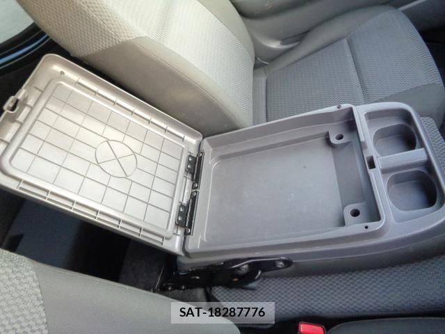 Nissan NV350 Caravan 2015-02 8002985-13