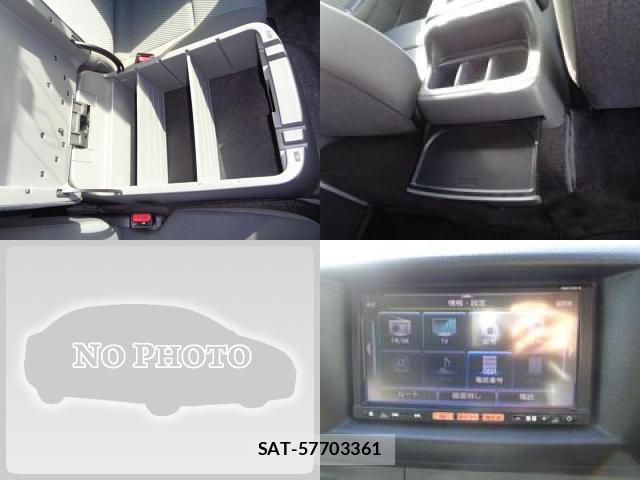 Nissan NV350 Caravan 2016-06 8002986-14