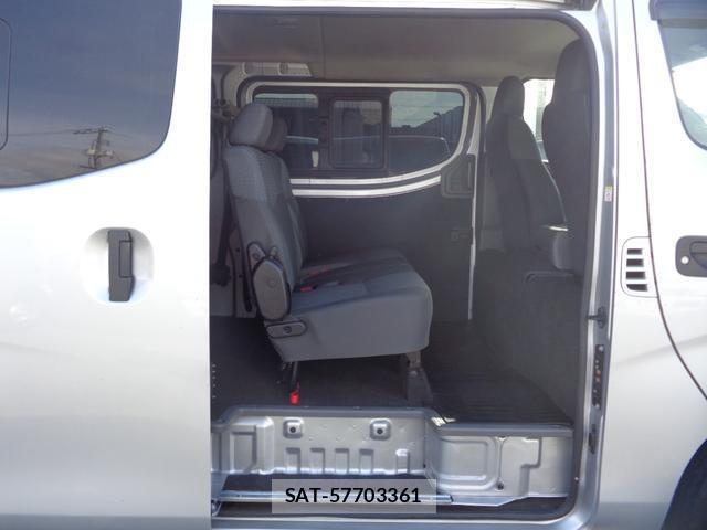 Nissan NV350 Caravan 2016-06 8002986-15