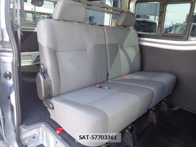 Nissan NV350 Caravan 2016-06 8002986-16