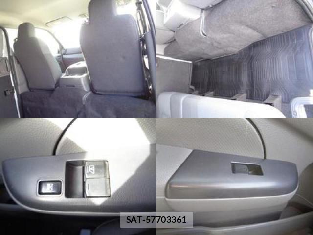 Nissan NV350 Caravan 2016-06 8002986-6