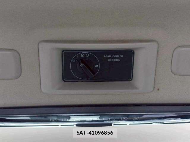 Nissan NV350 Caravan 2015-03 8003591-13