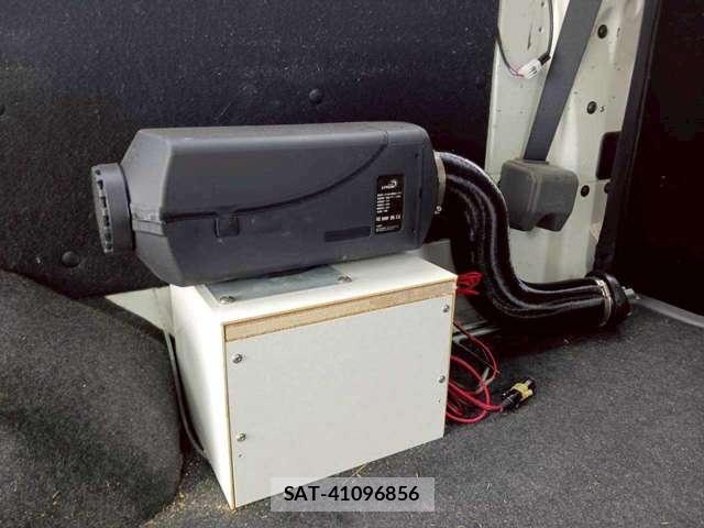 Nissan NV350 Caravan 2015-03 8003591-14