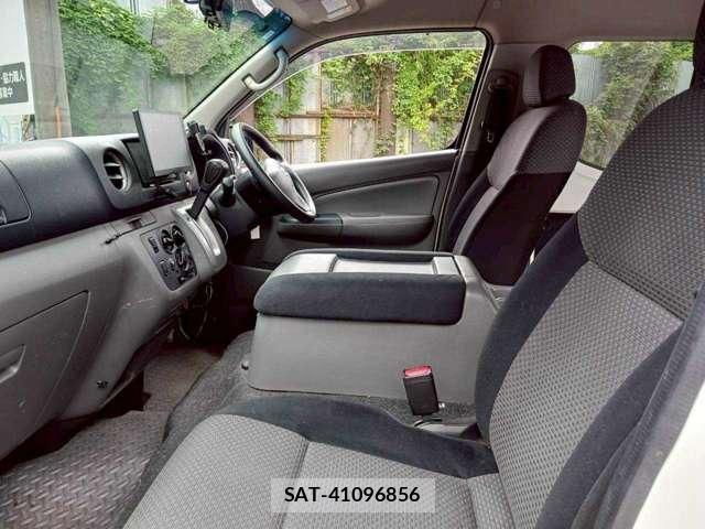 Nissan NV350 Caravan 2015-03 8003591-7