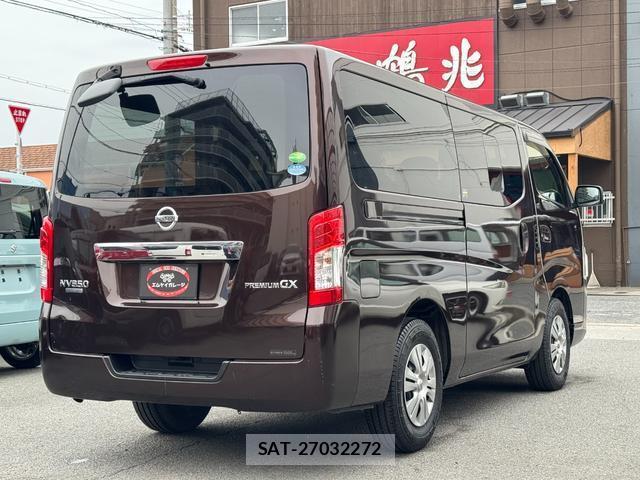 Nissan NV350 Caravan 2018-04 8004040-1