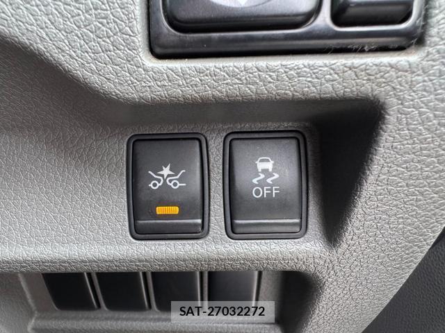 Nissan NV350 Caravan 2018-04 8004040-3