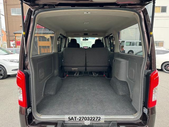 Nissan NV350 Caravan 2018-04 8004040-7