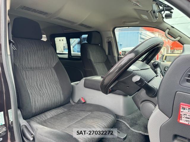 Nissan NV350 Caravan 2018-04 8004040-8