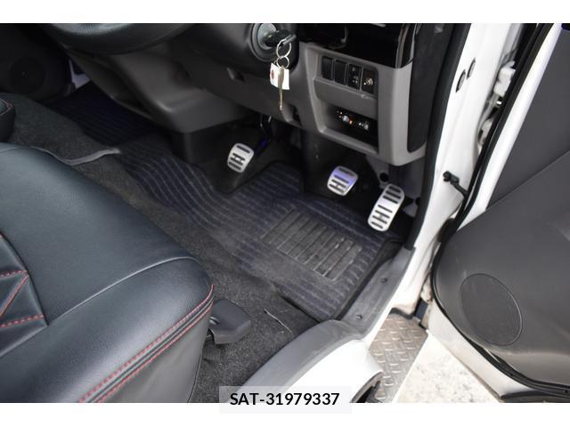 Nissan NV350 Caravan 2014-02 8004088-11