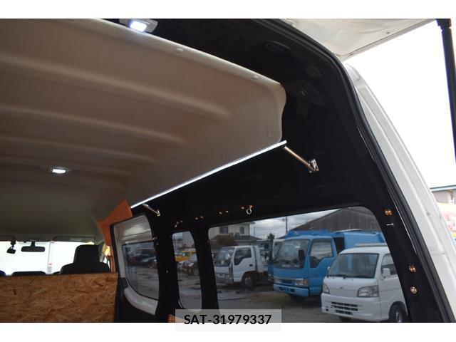 Nissan NV350 Caravan 2014-02 8004088-17
