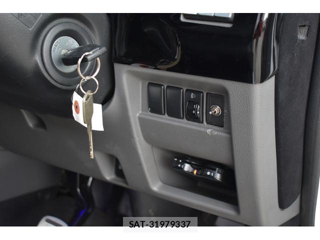Nissan NV350 Caravan 2014-02 8004088-18