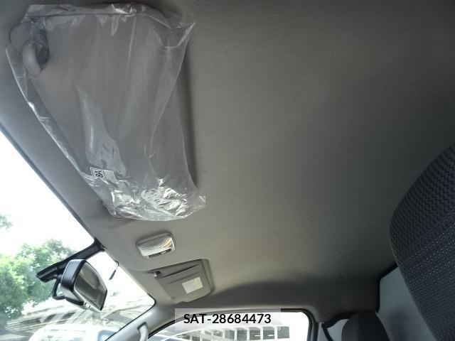 Nissan NV350 Caravan 2018-06 8004130-16