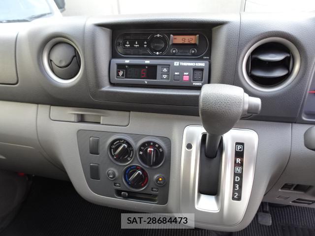 Nissan NV350 Caravan 2018-06 8004130-17