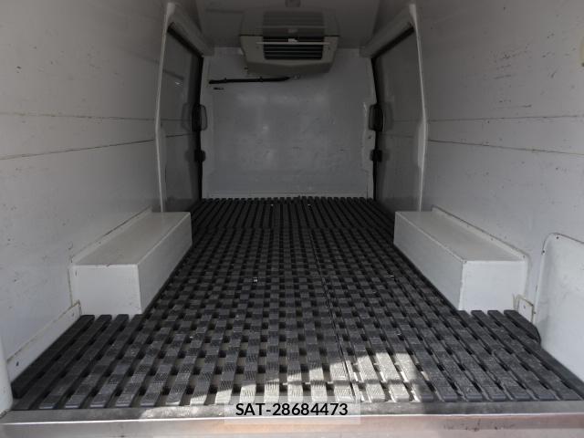 Nissan NV350 Caravan 2018-06 8004130-18