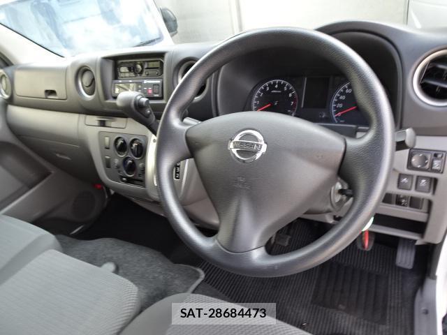 Nissan NV350 Caravan 2018-06 8004130-2