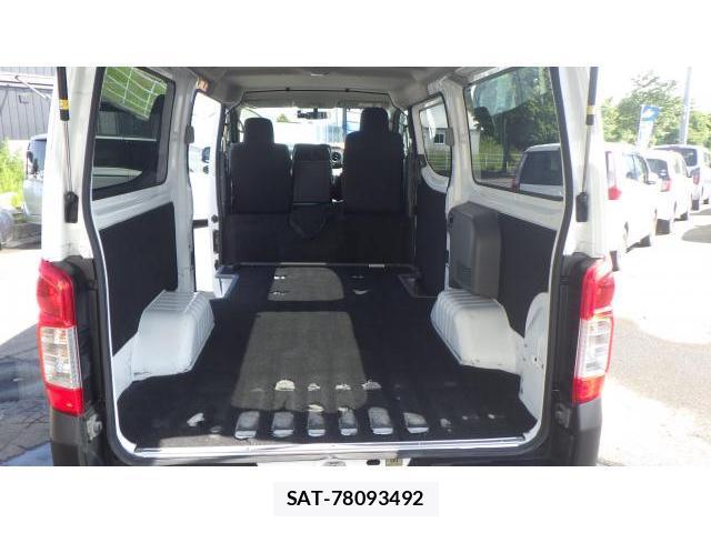 Nissan NV350 Caravan 2018-03 8004380-16