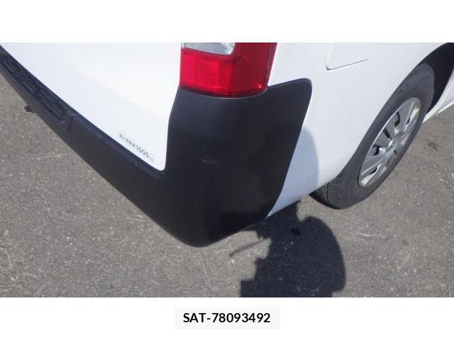 Nissan NV350 Caravan 2018-03 8004380-18