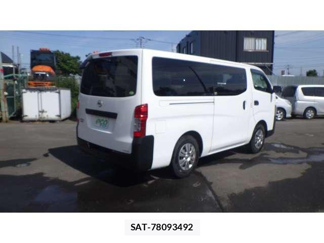 Nissan NV350 Caravan 2018-03 8004380-2