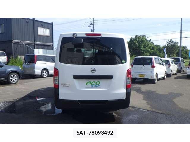 Nissan NV350 Caravan 2018-03 8004380-5
