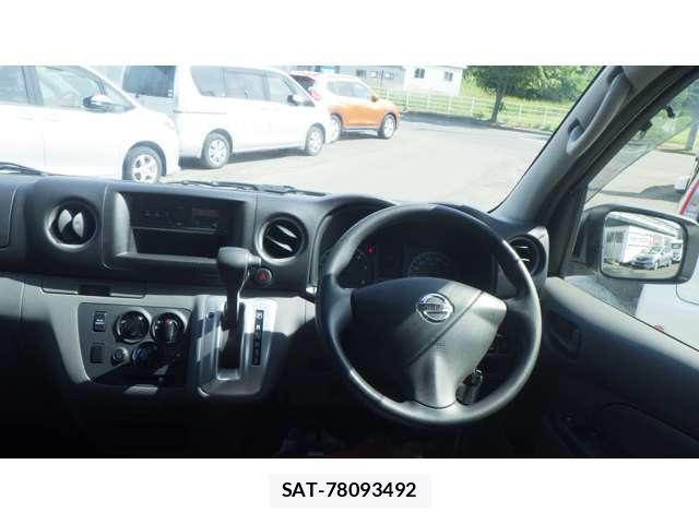 Nissan NV350 Caravan 2018-03 8004380-6