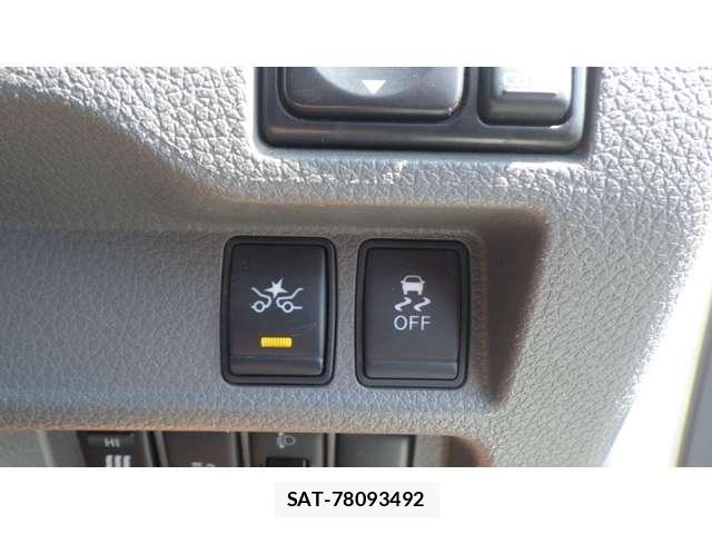 Nissan NV350 Caravan 2018-03 8004380-7