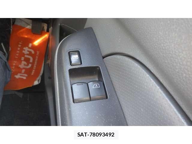 Nissan NV350 Caravan 2018-03 8004380-9