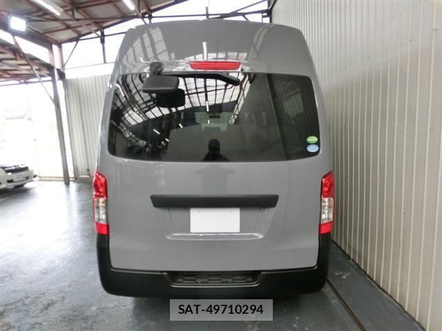 Nissan NV350 Caravan 2019-05 8004542-13