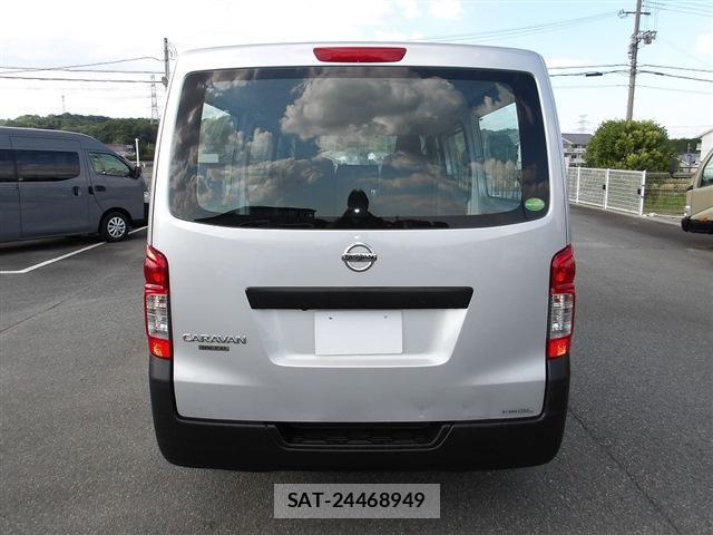 Nissan NV350 Caravan 2020-10 8004545-13