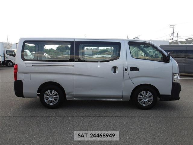 Nissan NV350 Caravan 2020-10 8004545-15