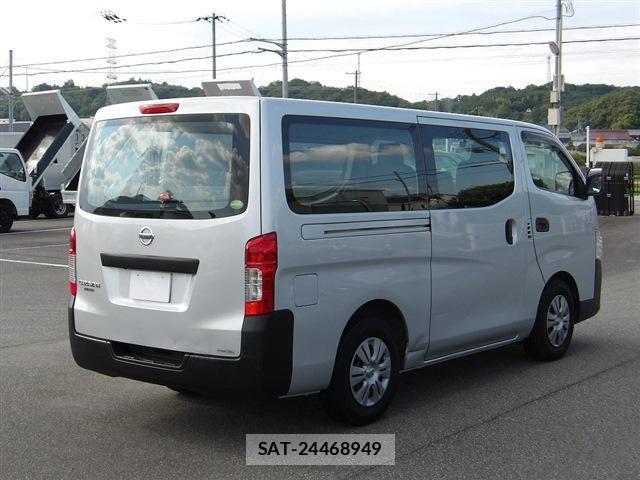 Nissan NV350 Caravan 2020-10 8004545-9
