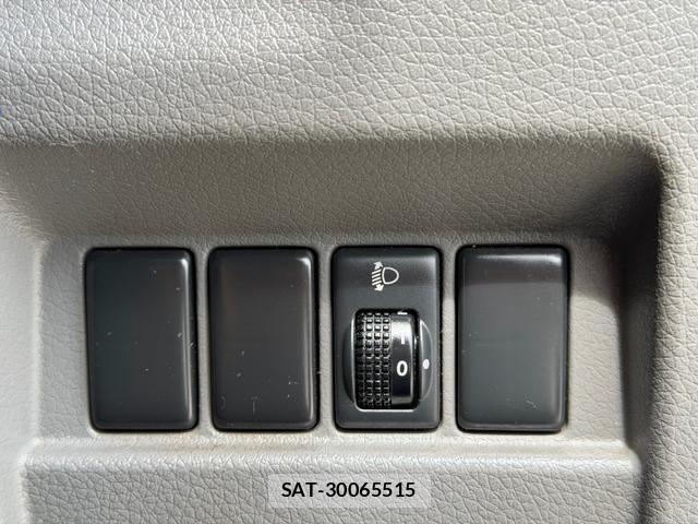 Nissan NV350 Caravan 2015-09 8006028-16
