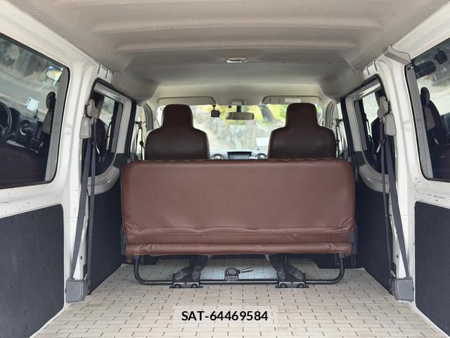 Nissan NV350 Caravan 2016-02 8006029-10