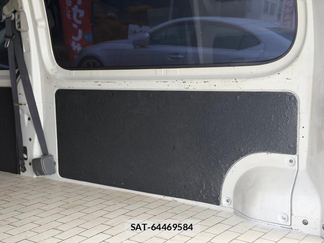 Nissan NV350 Caravan 2016-02 8006029-12