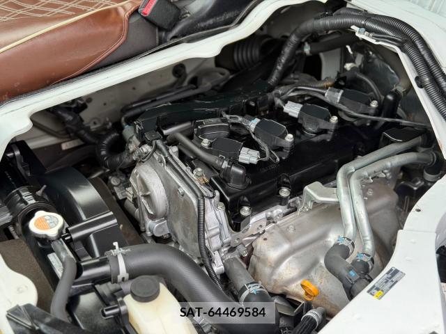 Nissan NV350 Caravan 2016-02 8006029-14