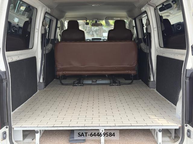 Nissan NV350 Caravan 2016-02 8006029-7