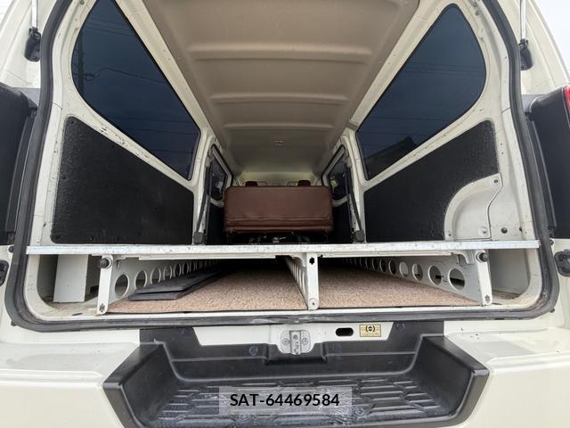 Nissan NV350 Caravan 2016-02 8006029-9
