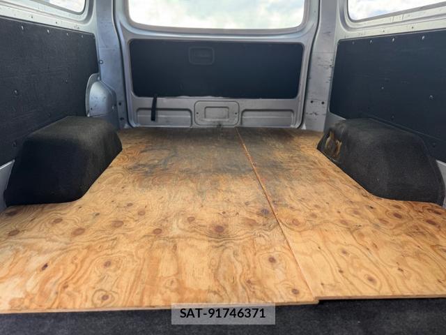 Nissan NV350 Caravan 2016-07 8006030-11