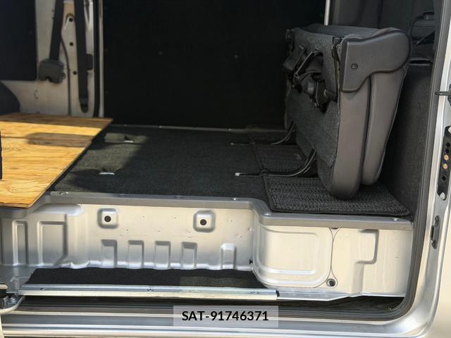 Nissan NV350 Caravan 2016-07 8006030-13
