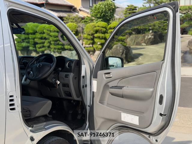 Nissan NV350 Caravan 2016-07 8006030-19