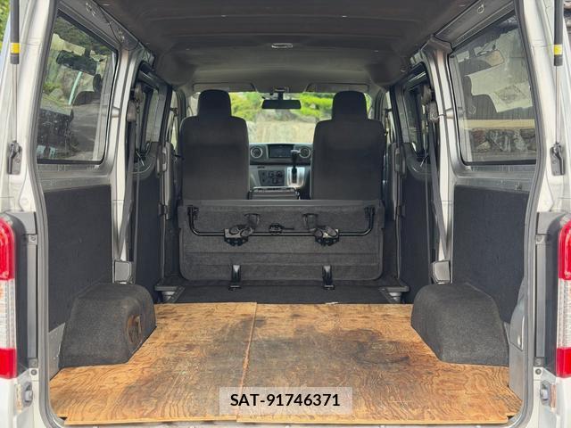 Nissan NV350 Caravan 2016-07 8006030-7