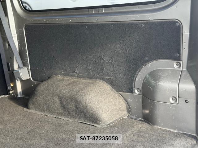 Nissan NV350 Caravan 2014-07 8006031-10