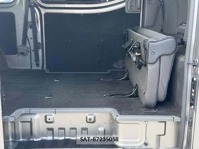 Nissan NV350 Caravan 2014-07 8006031-14