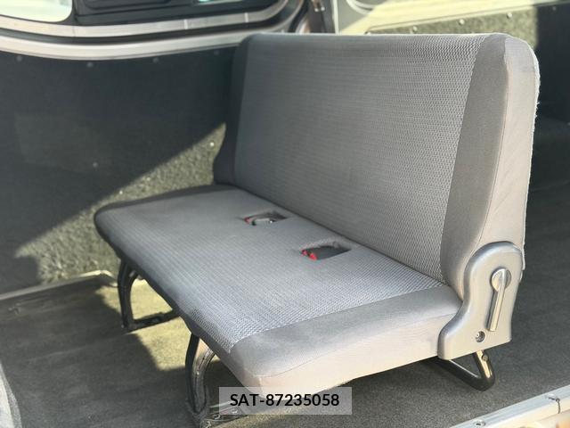 Nissan NV350 Caravan 2014-07 8006031-15