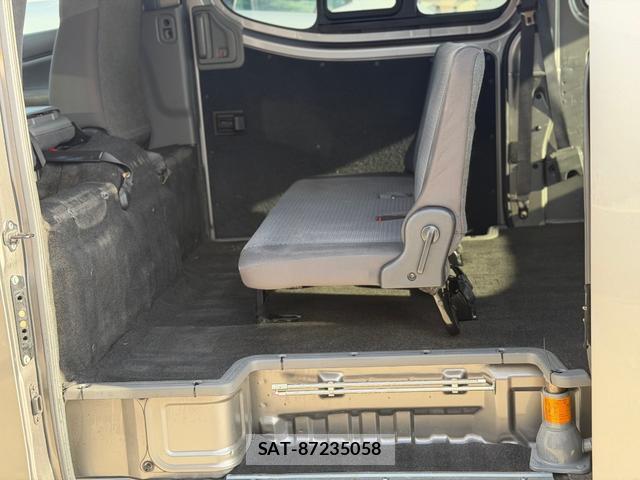 Nissan NV350 Caravan 2014-07 8006031-16