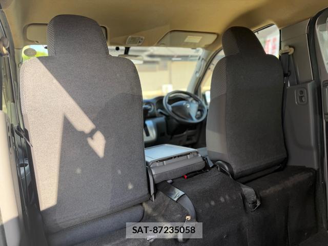 Nissan NV350 Caravan 2014-07 8006031-17