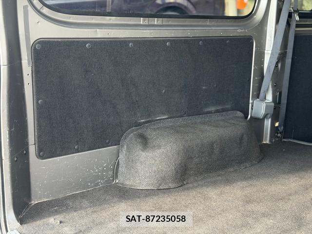 Nissan NV350 Caravan 2014-07 8006031-9