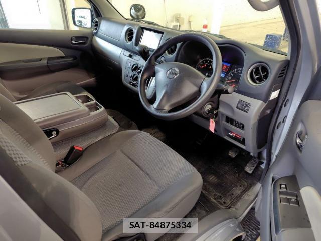 Nissan NV350 Caravan 2015-10 8006243-2